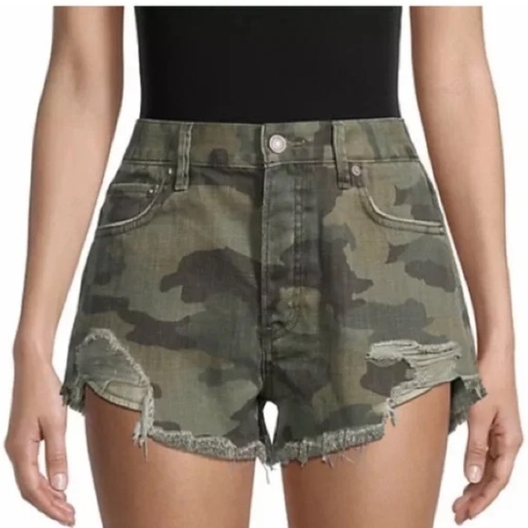 We The Free Camo Jean Shorts - NWOT - Picture 1 of 5
